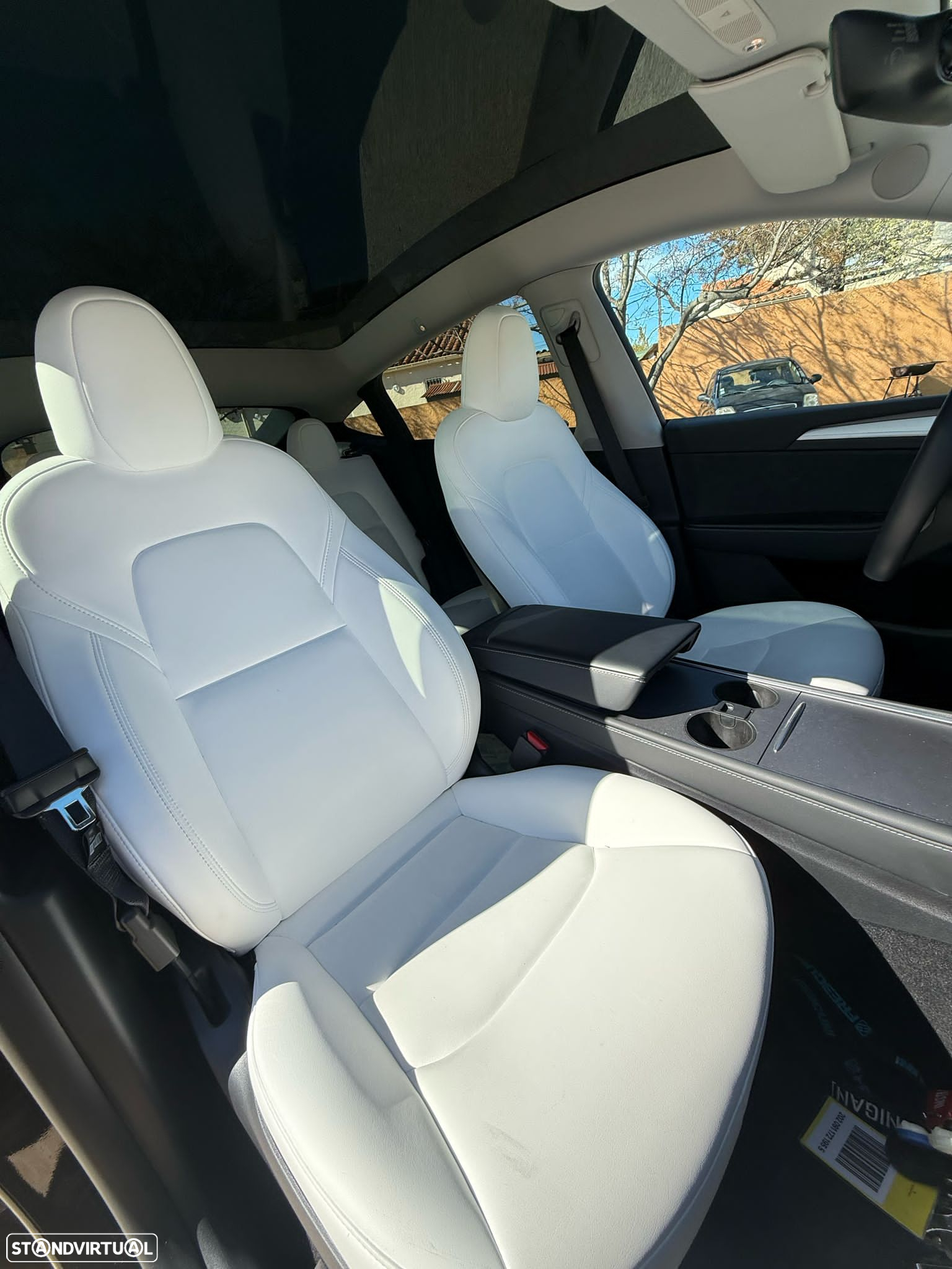 Tesla Model Y Standard RWD - 2