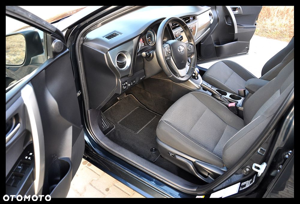 Toyota Auris - 23