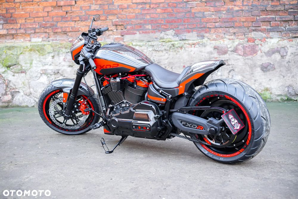 Harley-Davidson Softail FXDR - 10