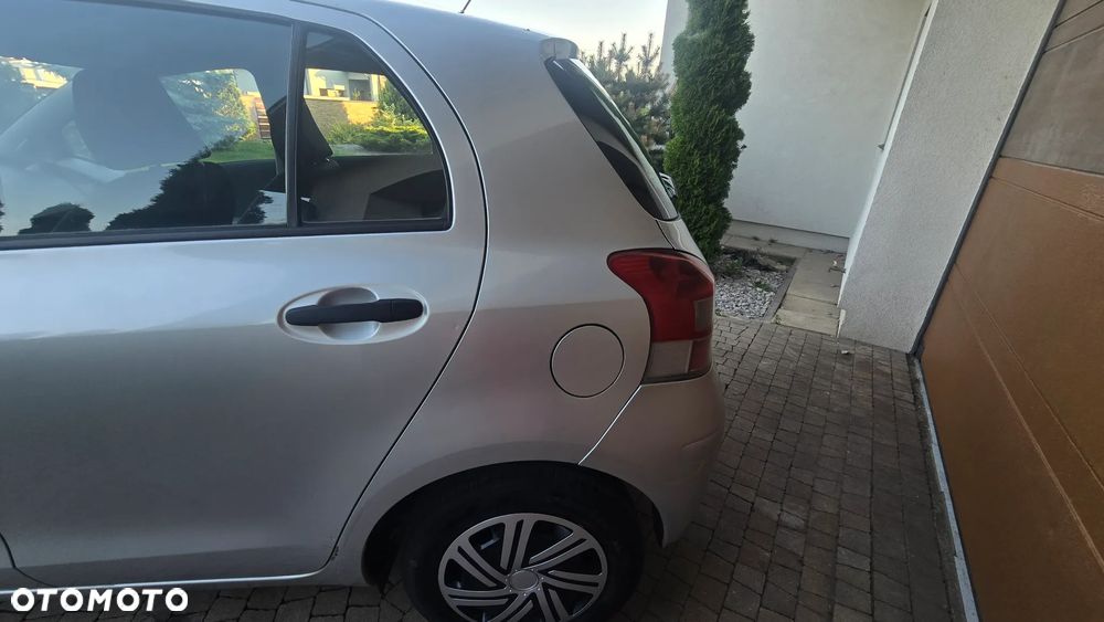 Toyota Yaris 1.0 Luna Start - 23