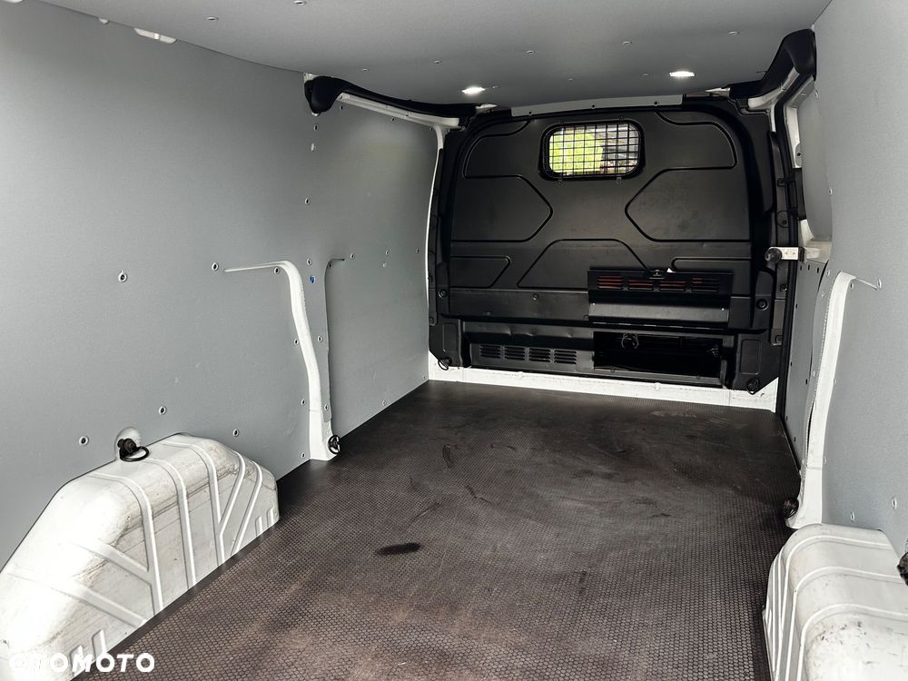 Ford Transit Custom - 13