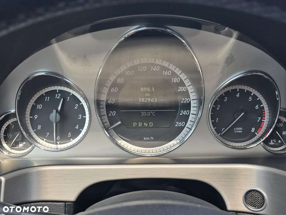 Mercedes-Benz Klasa E 250 CGI BlueEFFICIENCY 7G-TRONIC Avantgarde - 30