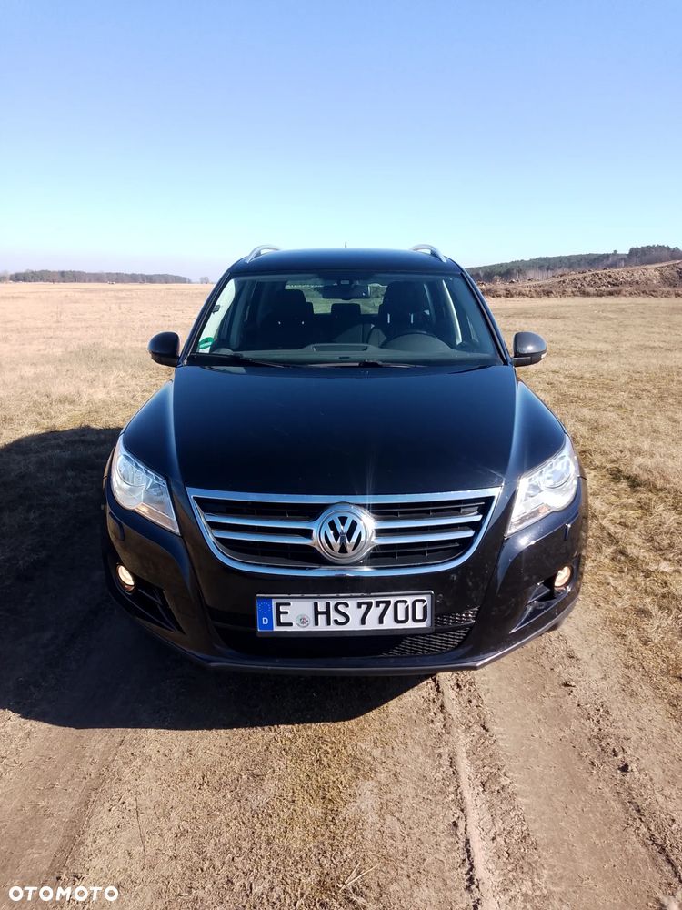 Volkswagen Tiguan - 1