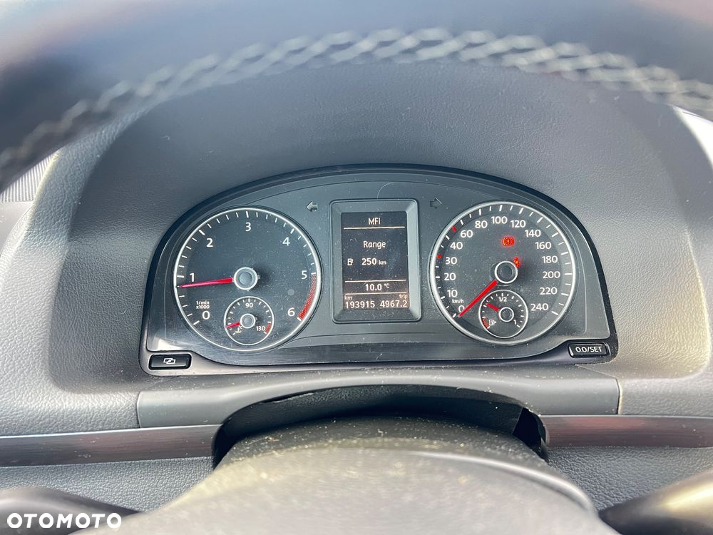 Volkswagen Touran - 8