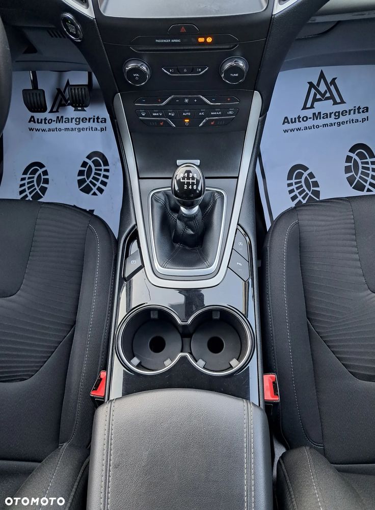 Ford S-Max - 21