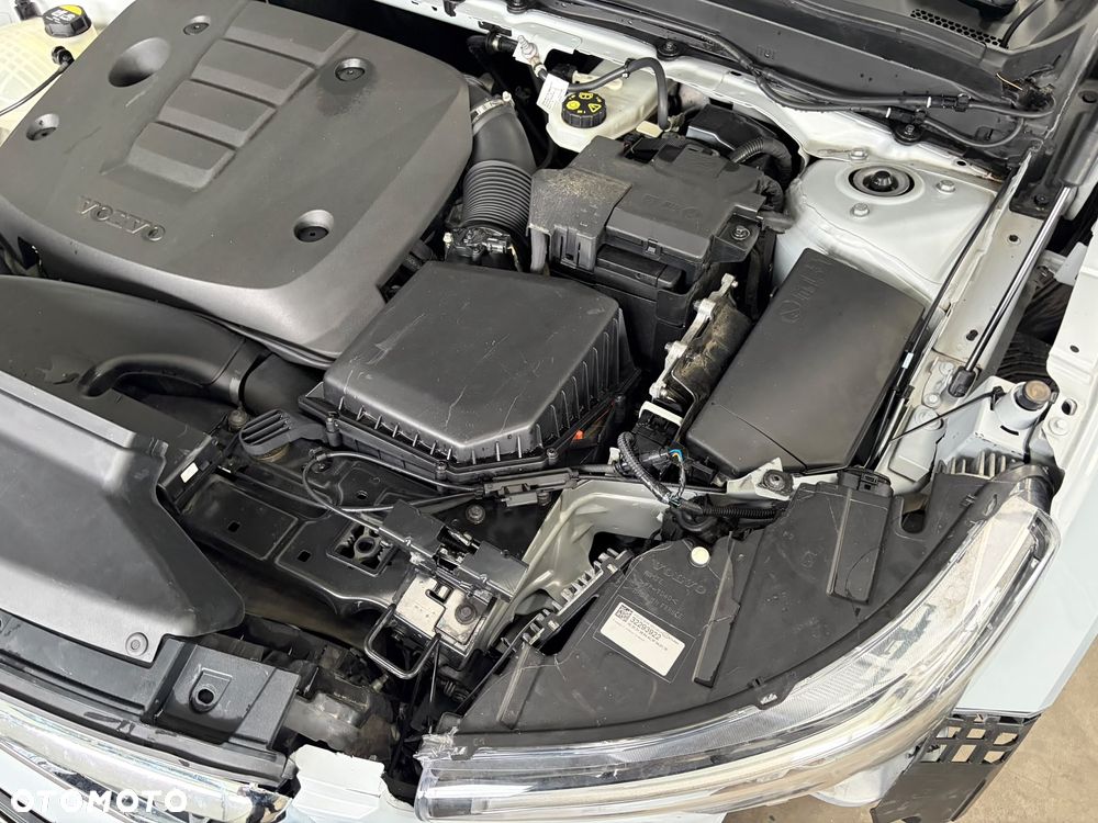 Volvo XC 40 D3 SCR AWD Momentum - 26