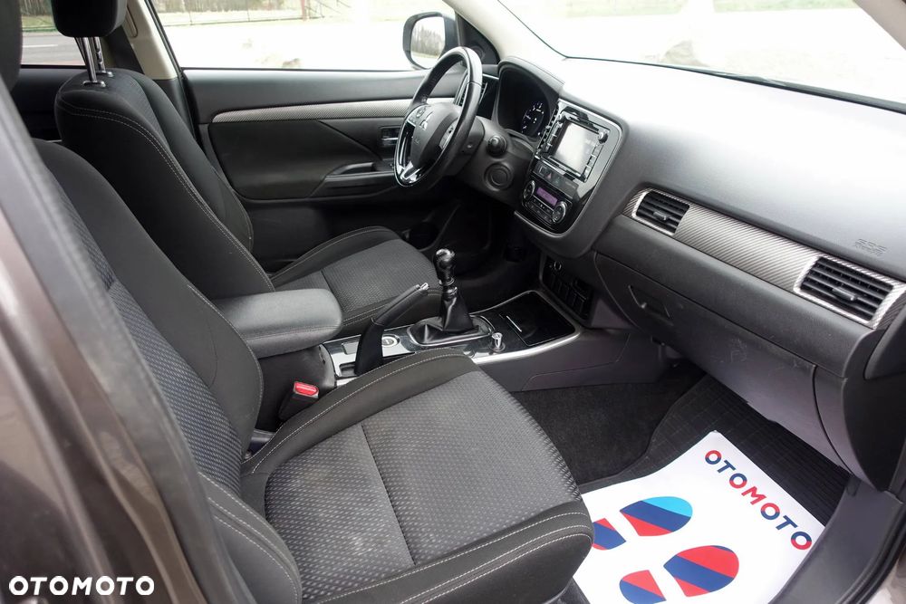 Mitsubishi Outlander 2.2 DI-D 4WD Intense - 11
