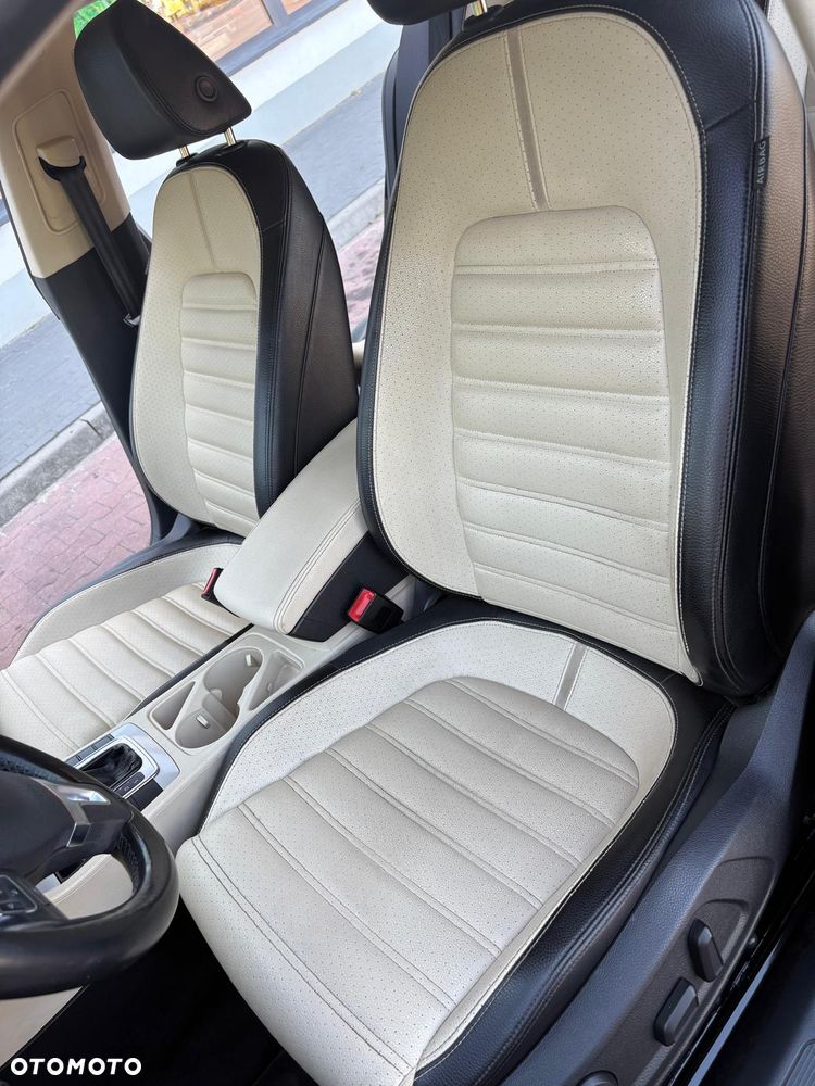 Volkswagen Passat CC - 4