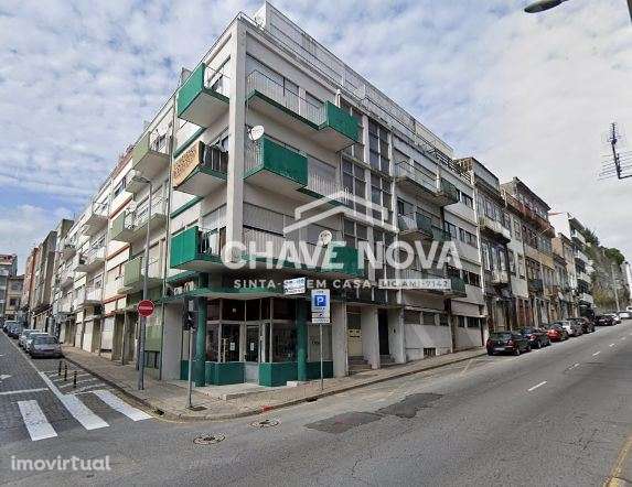 Prédio c/ 5 pisos no Centro do Porto - Grande imagem: 3/3