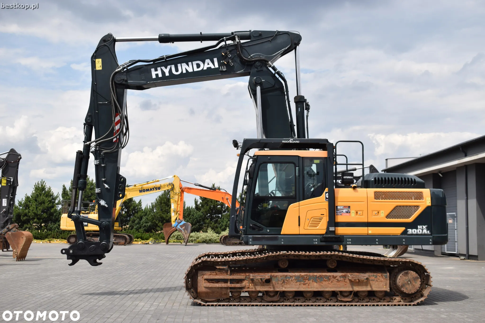 Hyundai HX300AL - 4
