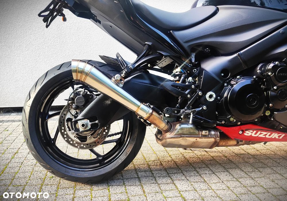 Suzuki GSX - 7