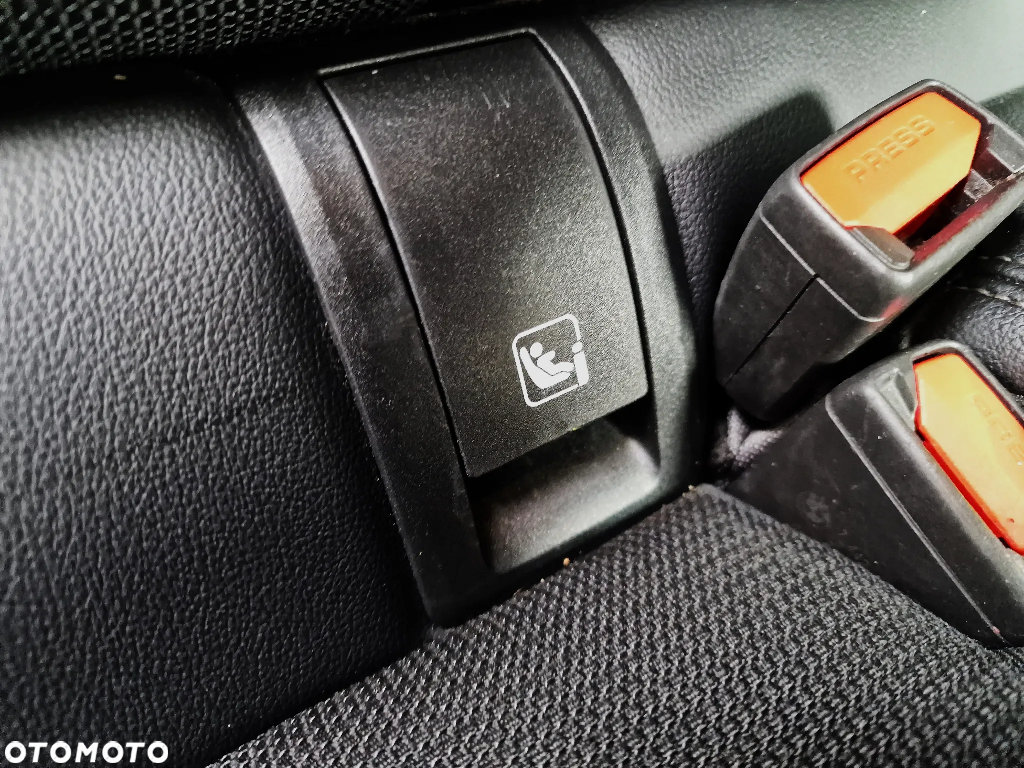 BMW Seria 3 330e PHEV - 39