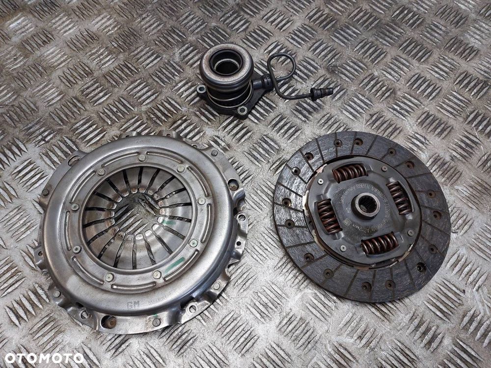 SPRZĘGŁO TARCZA + DOCISK ŁOŻYSKO CORSA D 1.2 16V 55565534 55568083 9126238 - 1