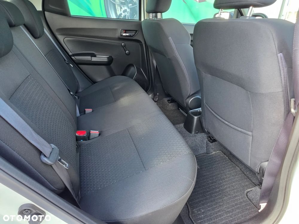 Suzuki Swift 1.2 Dualjet SHVS Premium CVT - 22