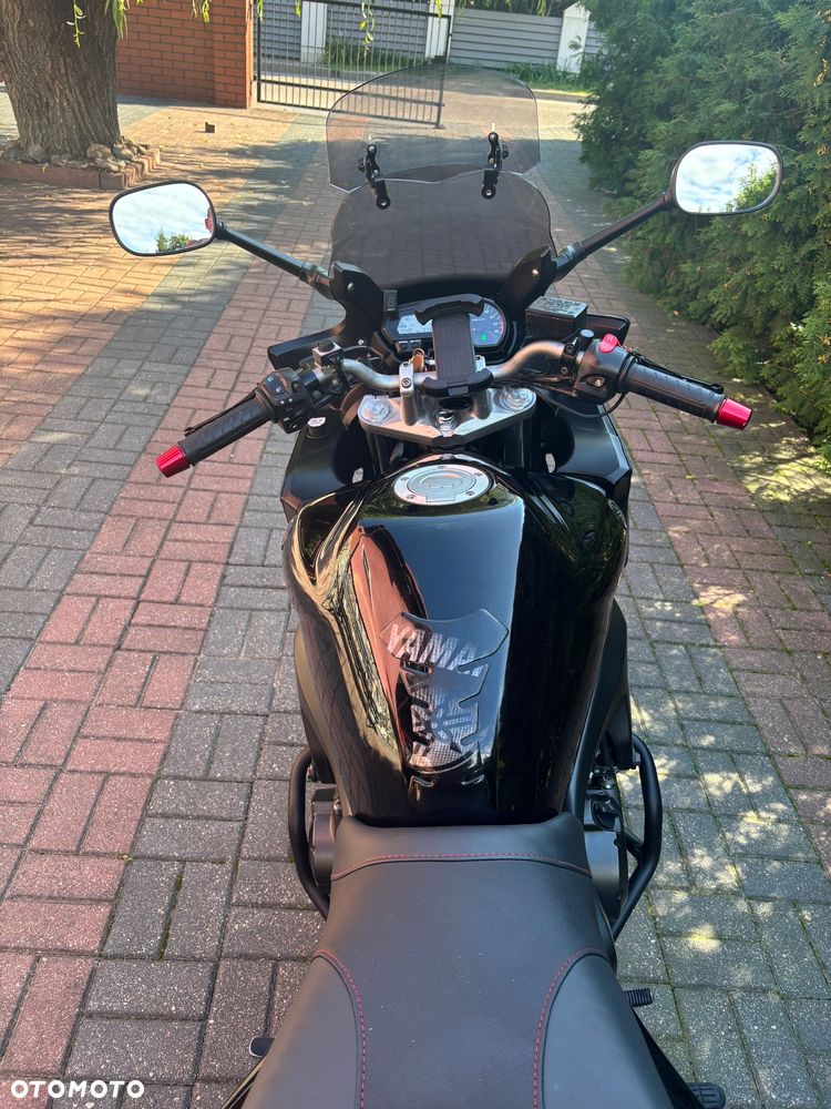 Yamaha FZS - 10