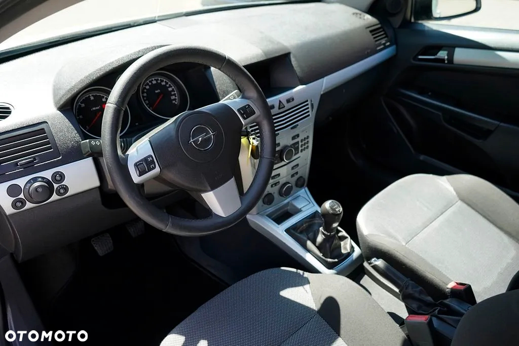Opel Astra GTC 1.3 CDTI - 19