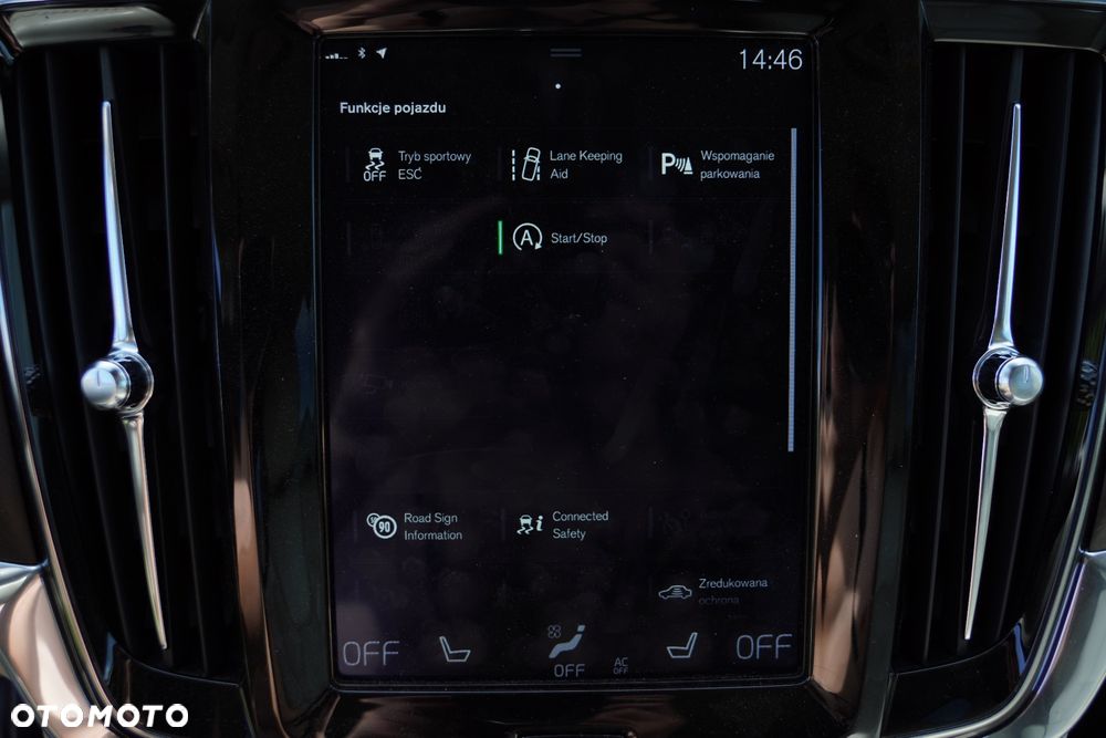 Volvo V90 D5 SCR AWD Momentum Pro - 22