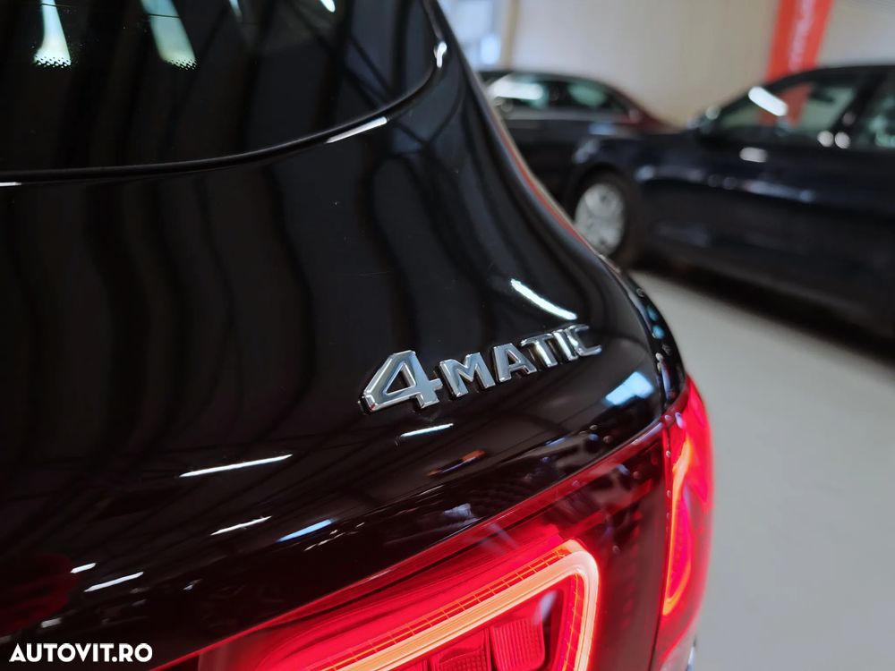 Mercedes-Benz GLC 300 e 4MATIC - 34