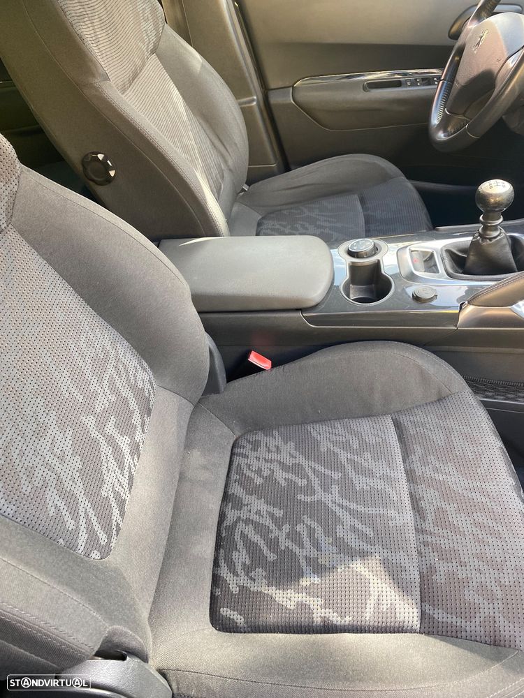 Peugeot 3008 1.6 HDi Active - 17