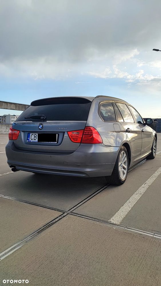 BMW Seria 3 318i - 8