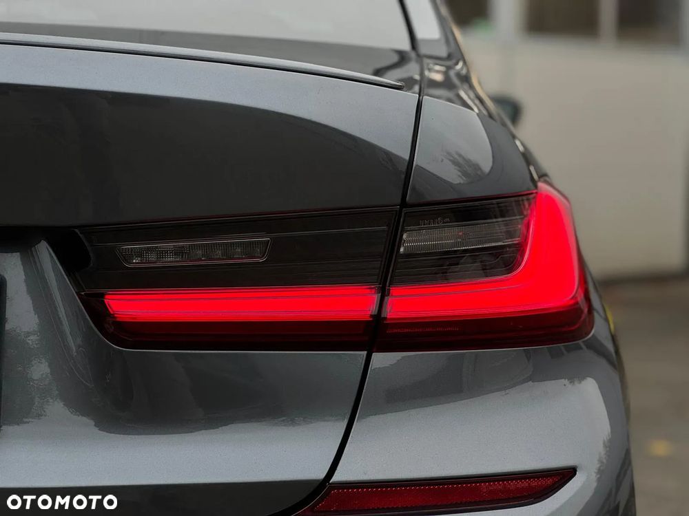 BMW Seria 3 330i xDrive M Sport sport - 9