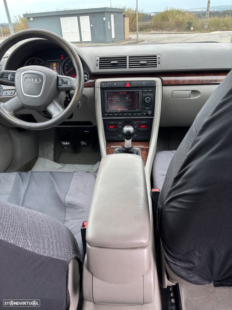 Audi A4 Avant 2.0 TDi - 7