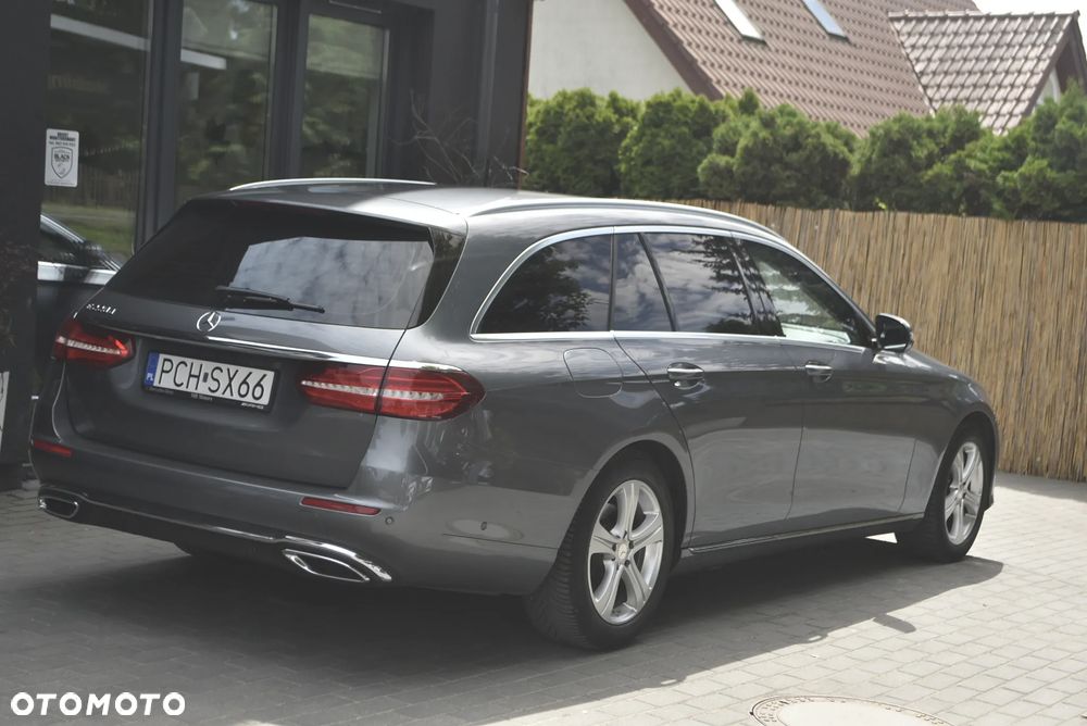 Mercedes-Benz Klasa E 220 d 9G-TRONIC Exclusive - 5
