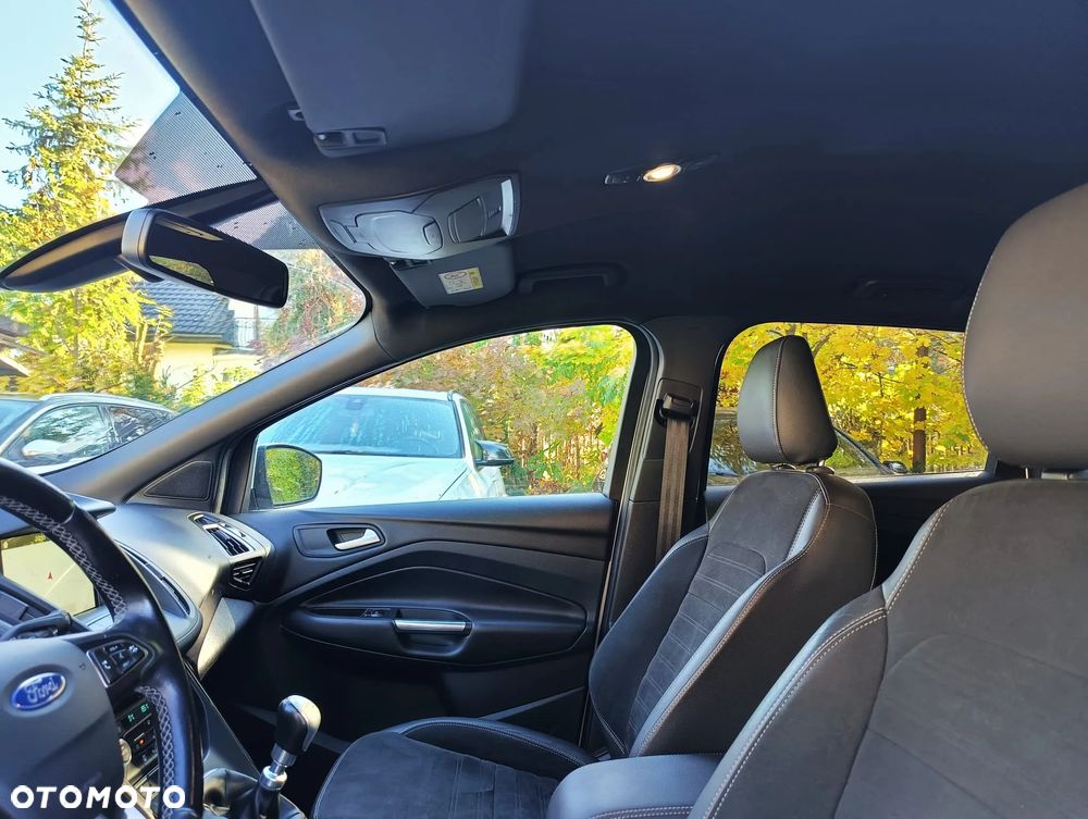 Ford Kuga 2.0 TDCi 2x4 Titanium - 8