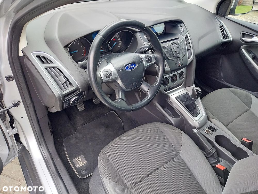 Ford Focus 1.6 Trend - 15