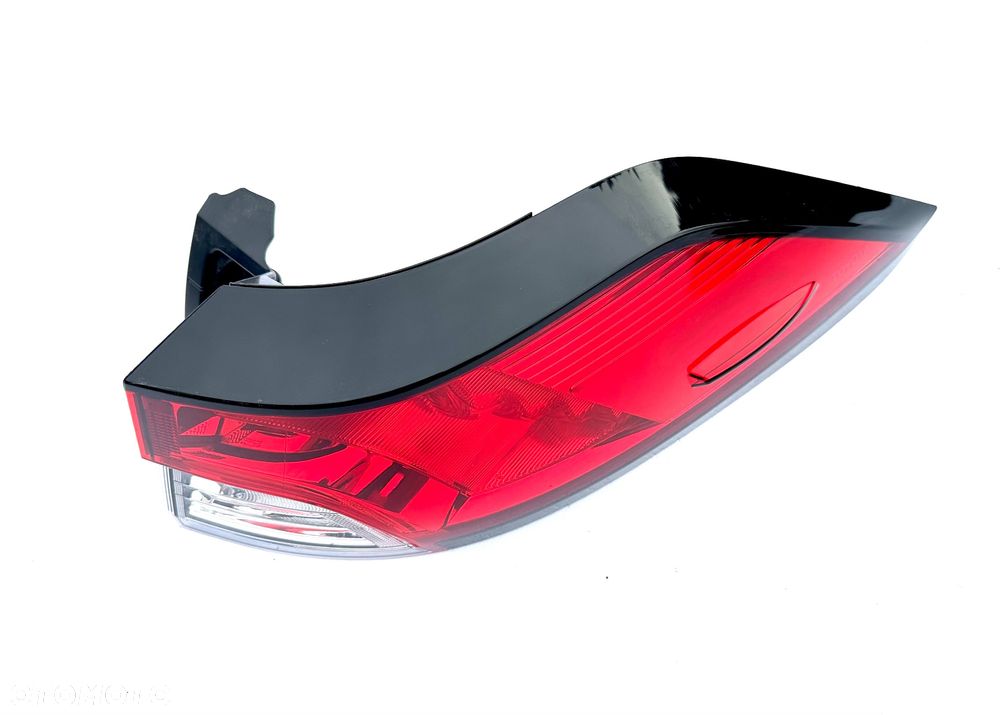 TOYOTA COROLLA CROSS 22 - LAMPA TYŁ tylna lampy błotnik klapa R ORYGINAŁ OE - 13