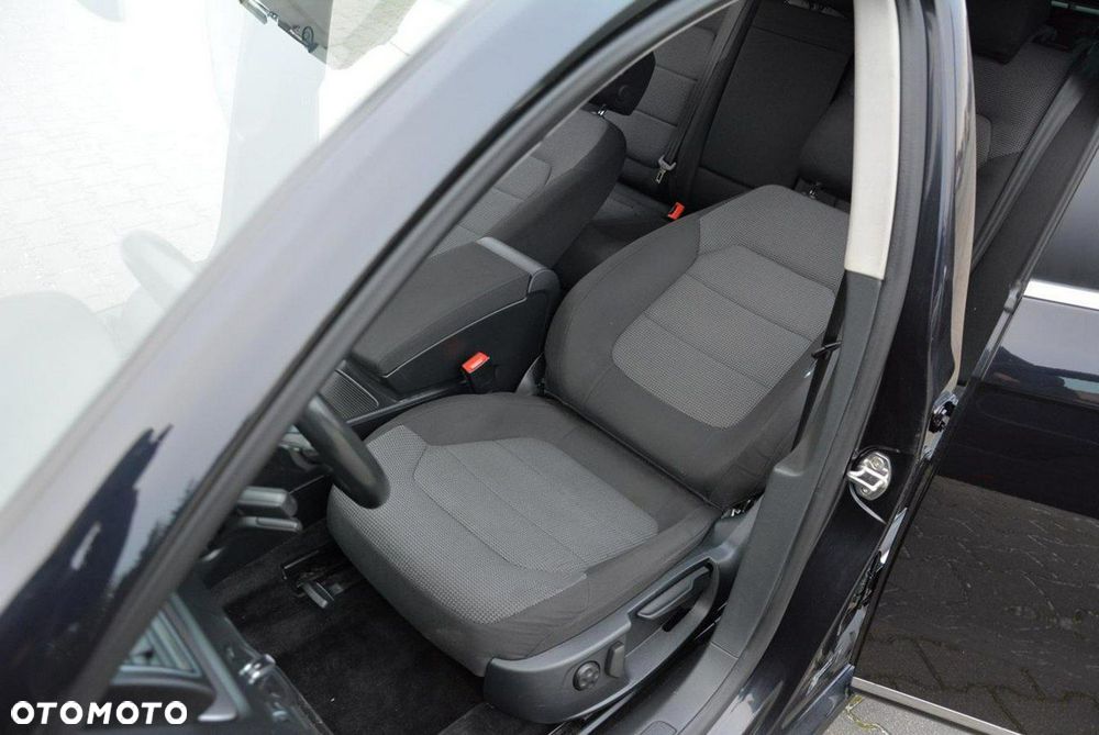 Volkswagen Passat - 19