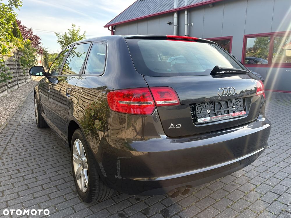 Audi A3 Sportback 1.4 TFSI Ambiente - 11