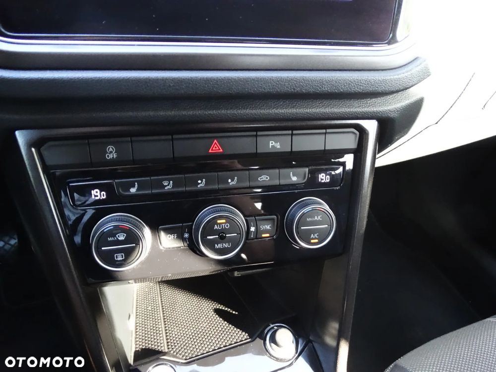 Volkswagen T-Roc - 14