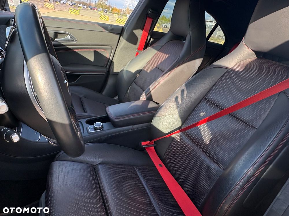 Mercedes-Benz CLA 250 4Matic 7G-DCT AMG Line - 20