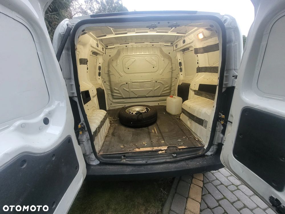 Fiat Fiorino 1.4 Fresh - 17