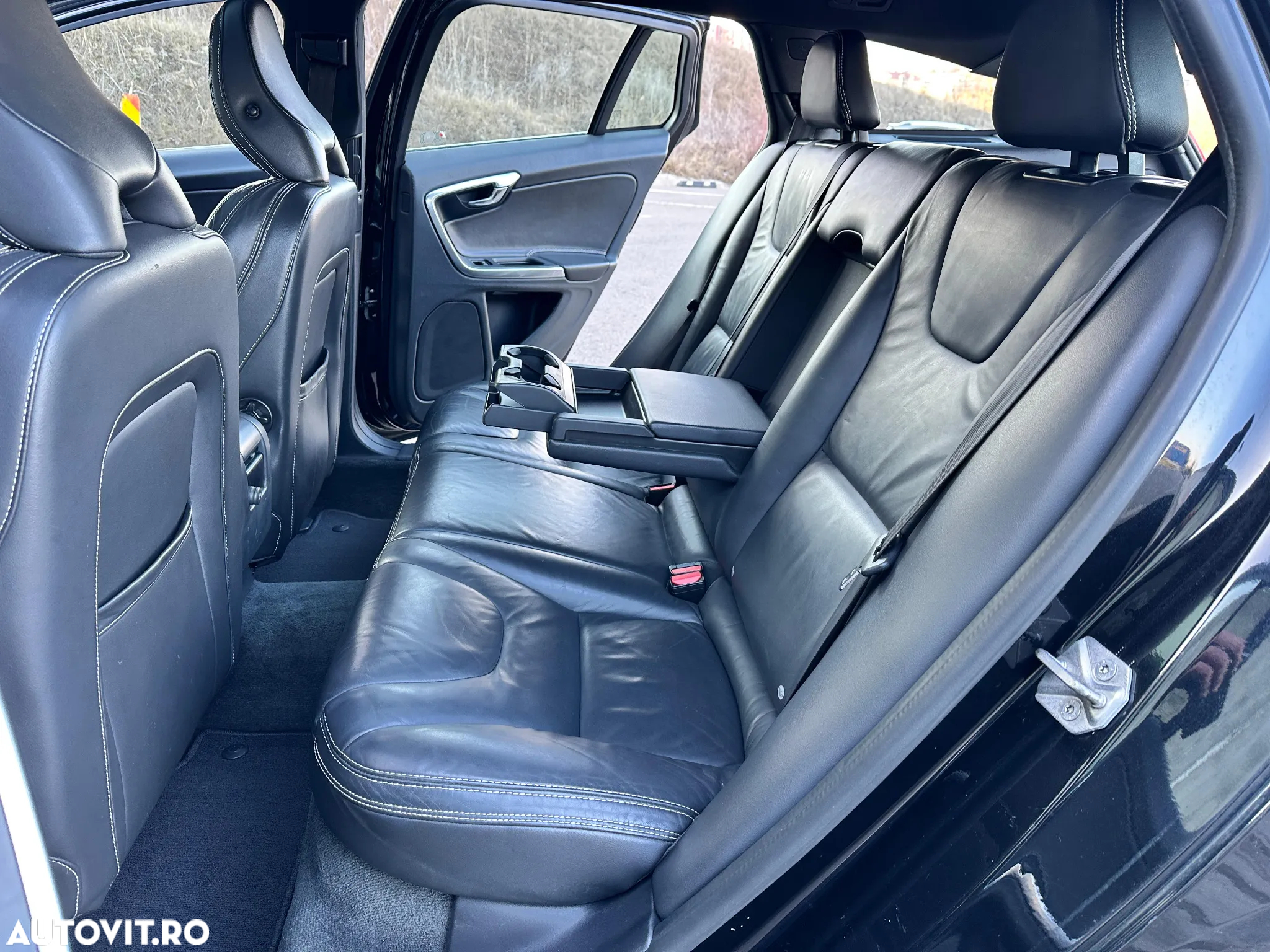 Volvo V60 D6 Plug-In-Hybrid AWD Geartronic Summum - 18