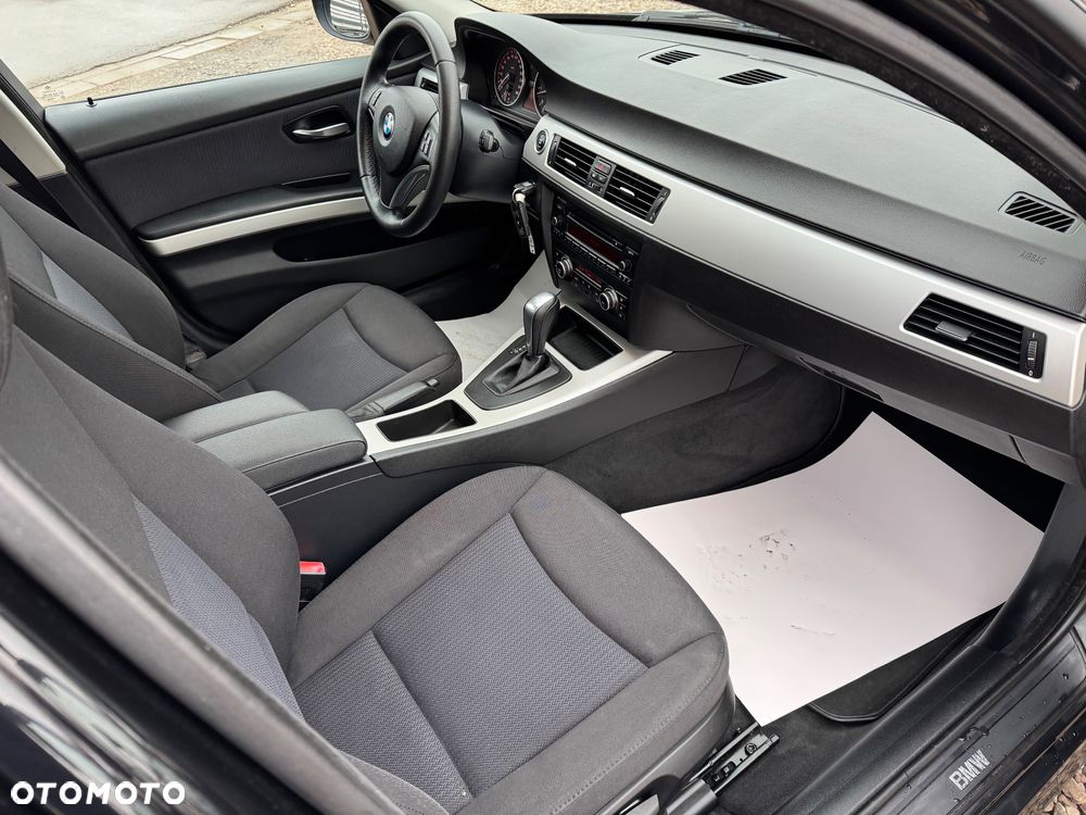 BMW Seria 3 318i - 7