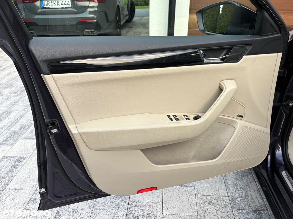 Skoda Superb 2.0 TDI 4x4 DSG L&K - 27