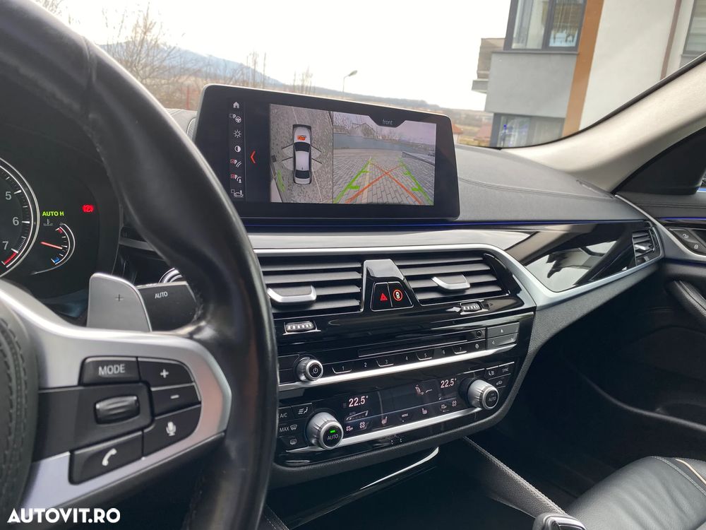 BMW Seria 5 530i xDrive AT - 24