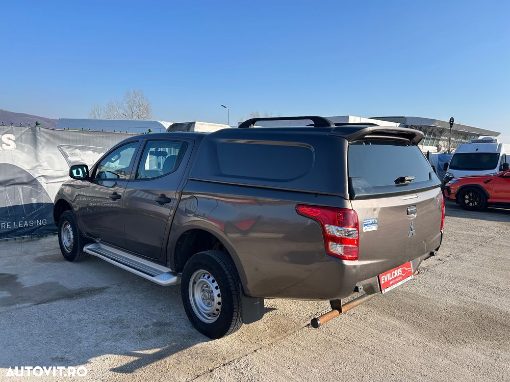 Mitsubishi L200 Double Cab 2.4 DI-D M/T Intense - 8