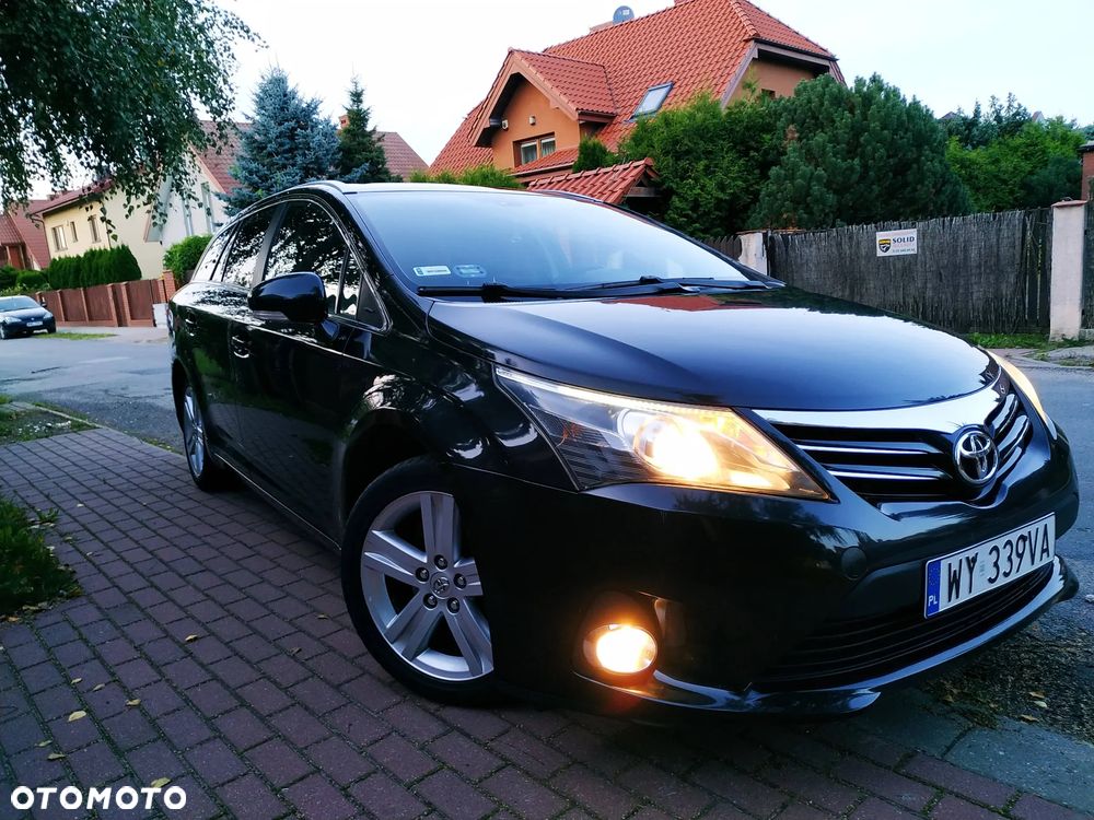 Toyota Avensis - 1