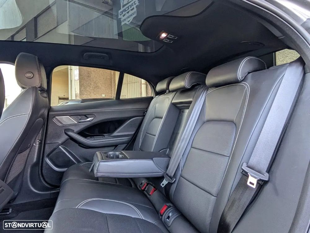 Jaguar I-Pace - 7
