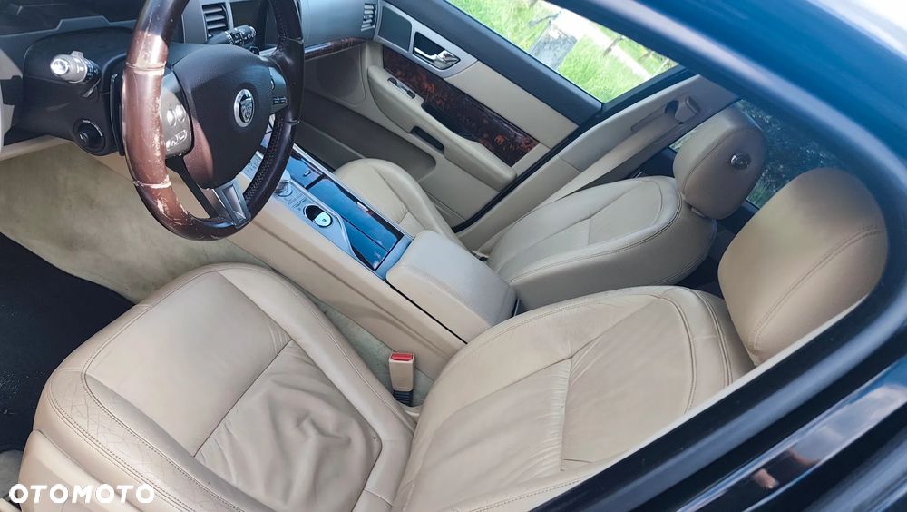 Jaguar XF 3.0 V6 - 8