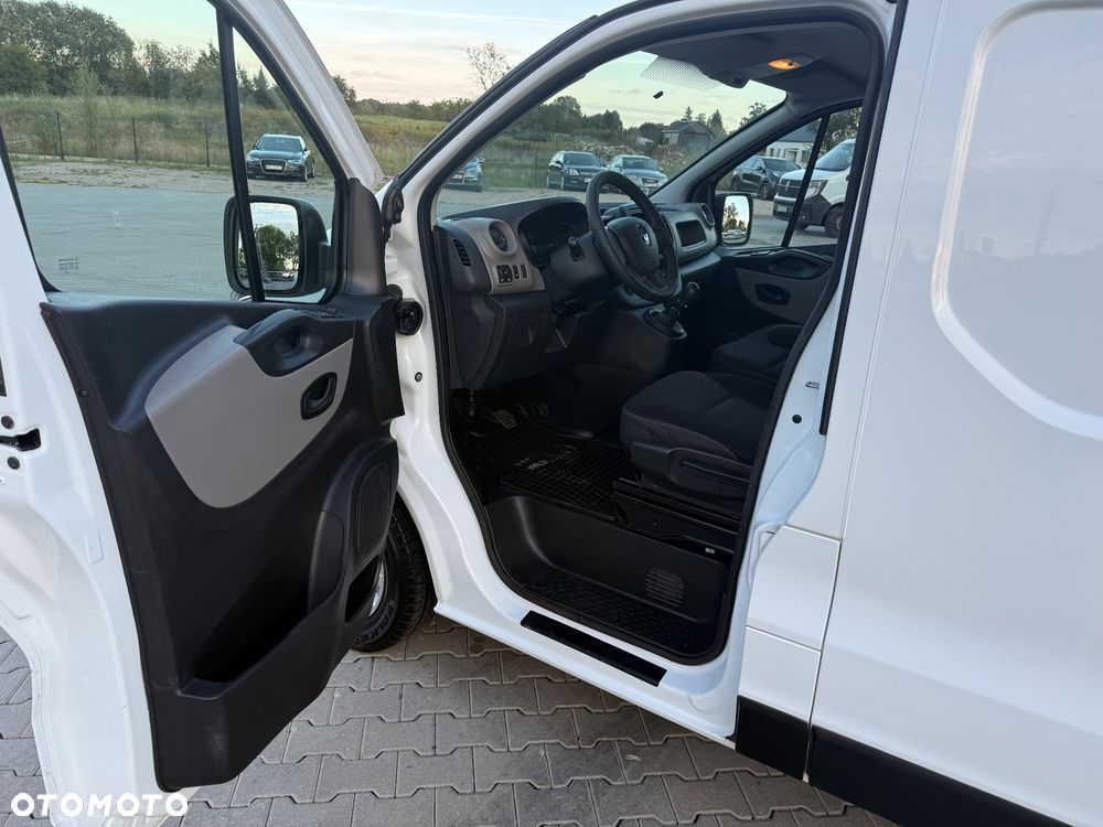 Renault Trafic - 23