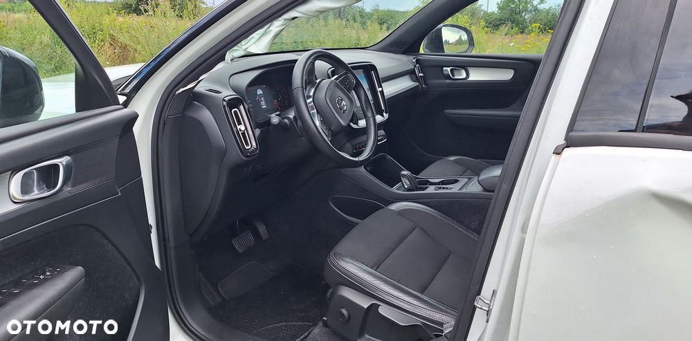 Volvo XC 40 D3 Geartronic Momentum Pro - 9