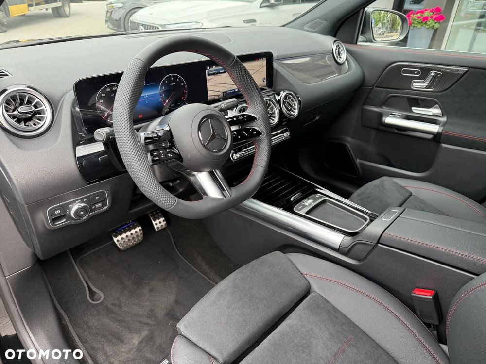 Mercedes-Benz GLA 200 AMG Line - 11