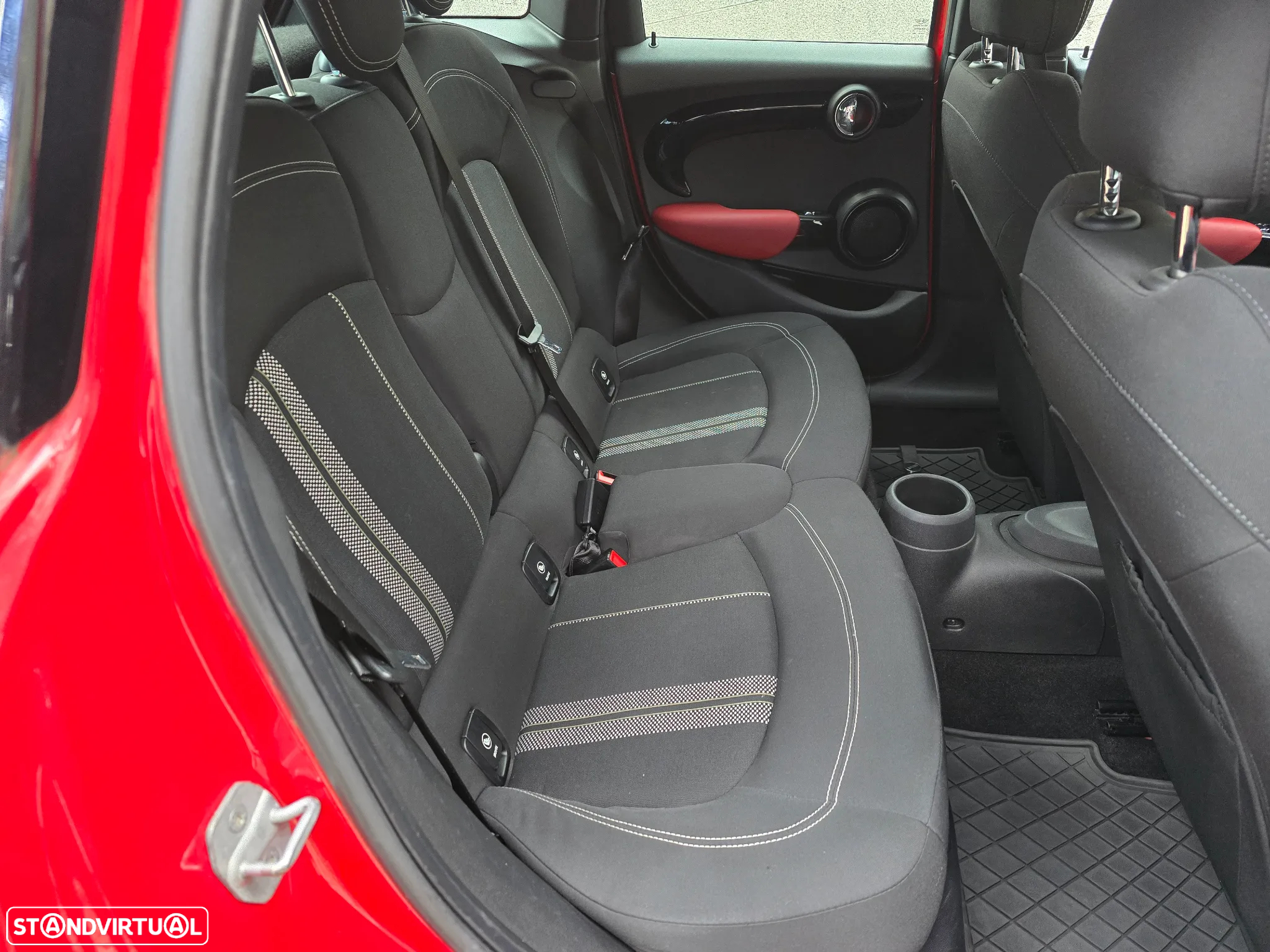 MINI 5 Portas One D - 24