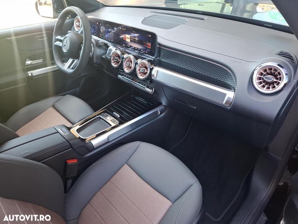 Mercedes-Benz EQB - 11