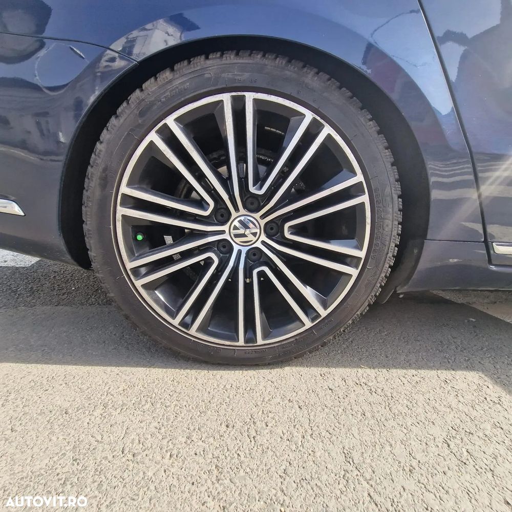 Volkswagen Passat 2.0 TDI 4Motion BlueMotion Technology DSG Highline - 4