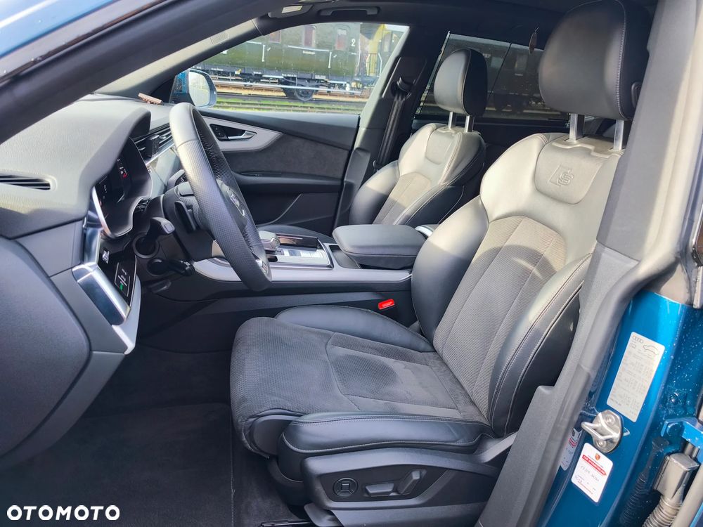 Audi SQ8 - 21
